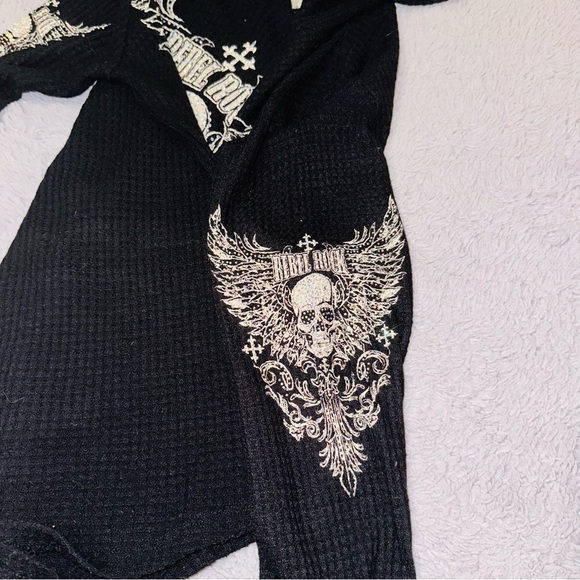 Vocal skull Embellishment waffle top - Picture 9 of 10